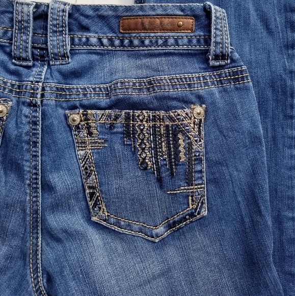 Ariya Bootcut Embellished Pockets Blue Jeans Size 7/8 - Picture 5 of 9